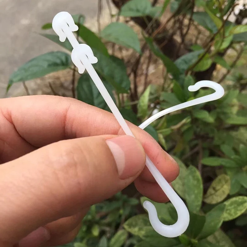 

100PCS Plastic Vine Clip Tomato Vegetable Support