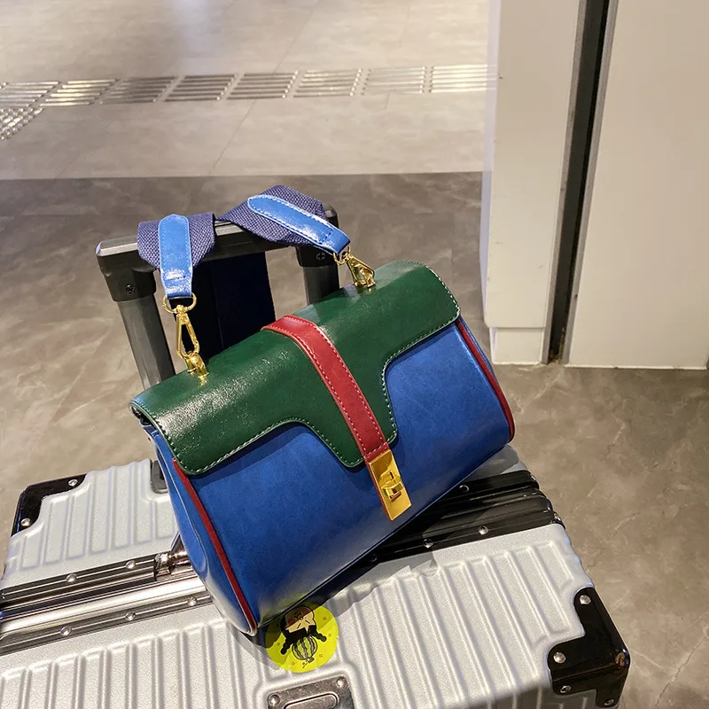 

Новинка 2021, дизайнерская синяя сумка через плечо с широким ремешком, кожаные сумки-мессенджеры, маленькая сумка через плечо, сумка с замком ...