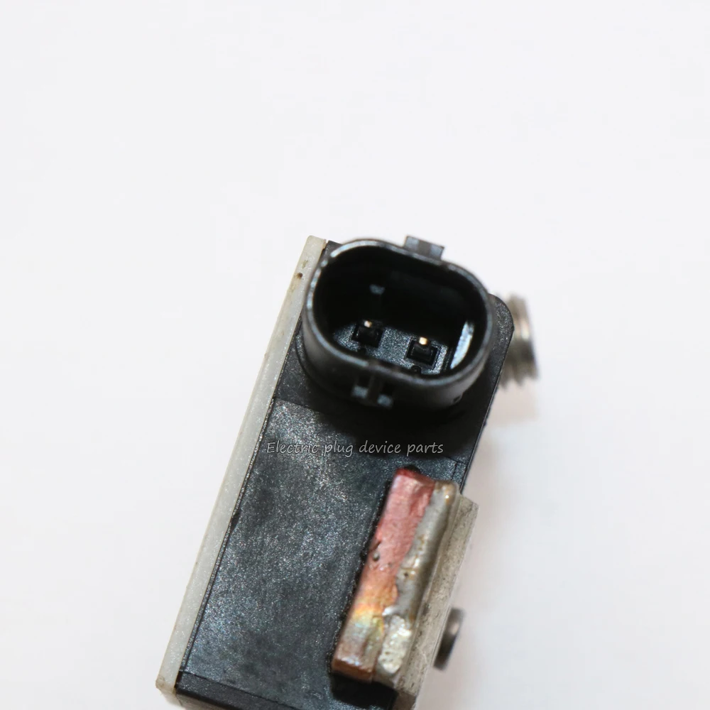 

OEM 13599061 Battery Sensor for Cadillac ATS CTS 2.0L 2.5L 3.6L 2016-2017