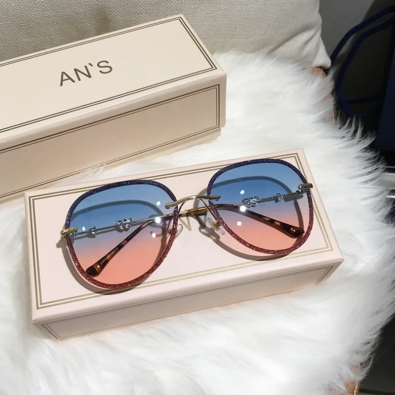 

2020 New Diamond Sunglasses Female Brand Design Imitation Rhinestones Gradient Lens UV400 Pilot Sun Glasses Women Shades