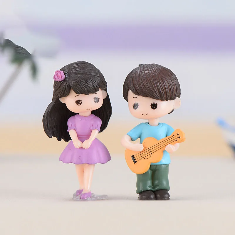 

1 Pair Cute Lovers Couple Figurines Miniature Craft with Guitar Ornament Fairy Garden Decor Home Decoration Accessories