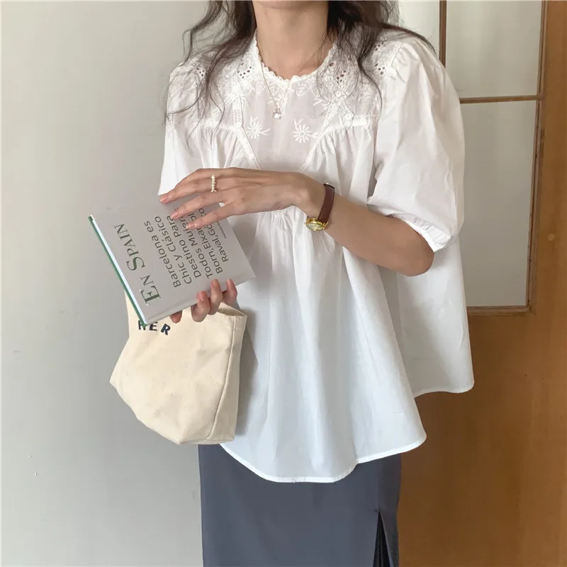 

Летняя новая женская рубашка HziriP с кружевом и вышивкой, круглым вырезом и короткими рукавами, 2021, корейский шикарный модный нежный однотонн...