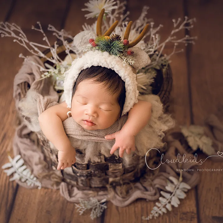 

Newborn Studio Photography Props Baby Princess Child Kids Cute Headwear Hand-knitted Woolen Elk Hat Christmas Theme Modeling Cap