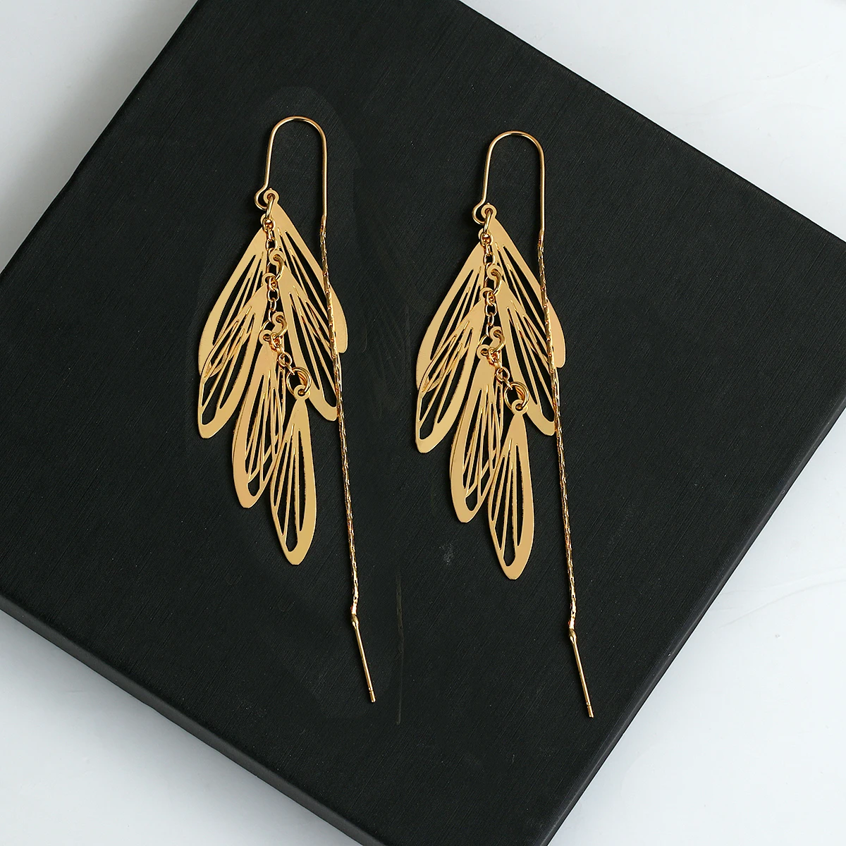 

Металлические серьги-подвески AENSOA в минималистическом стиле с полыми крыльями бабочки, ювелирные изделия на День святого Валентина, модные...