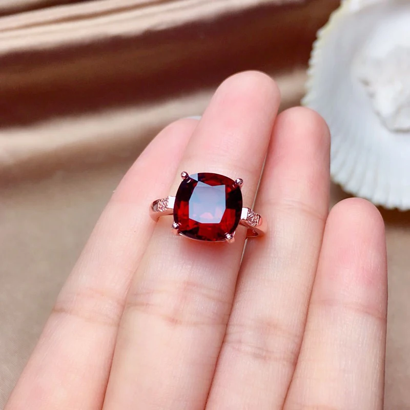 

Classic Rose Gold Engagement Rings For Women Natural Red CZ Stone Inlay Finger Ring Delicate Fashion Jewelry Wedding Party Gift