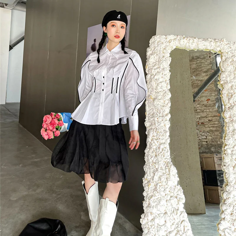 

LANMREM Women White Ruffled Puff Sleeves Blouse New Lapel Long Sleeve Loose Fit Shirt Fashion Tide Spring Autumn 2021 2E1082