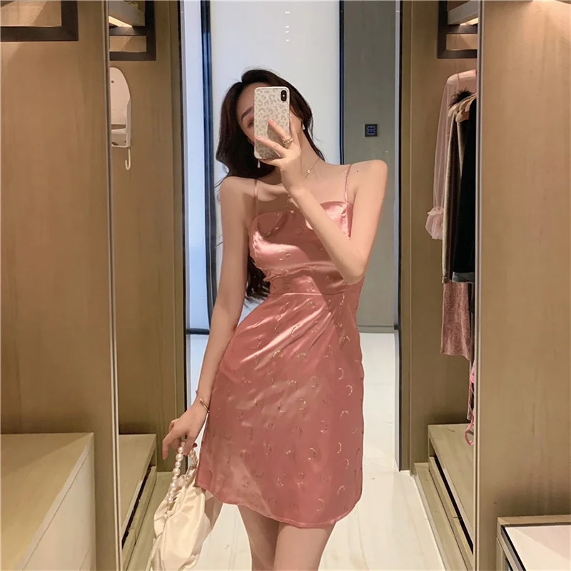 

New sexy short skirt, high waist, small moon, thin bag hip sling dress