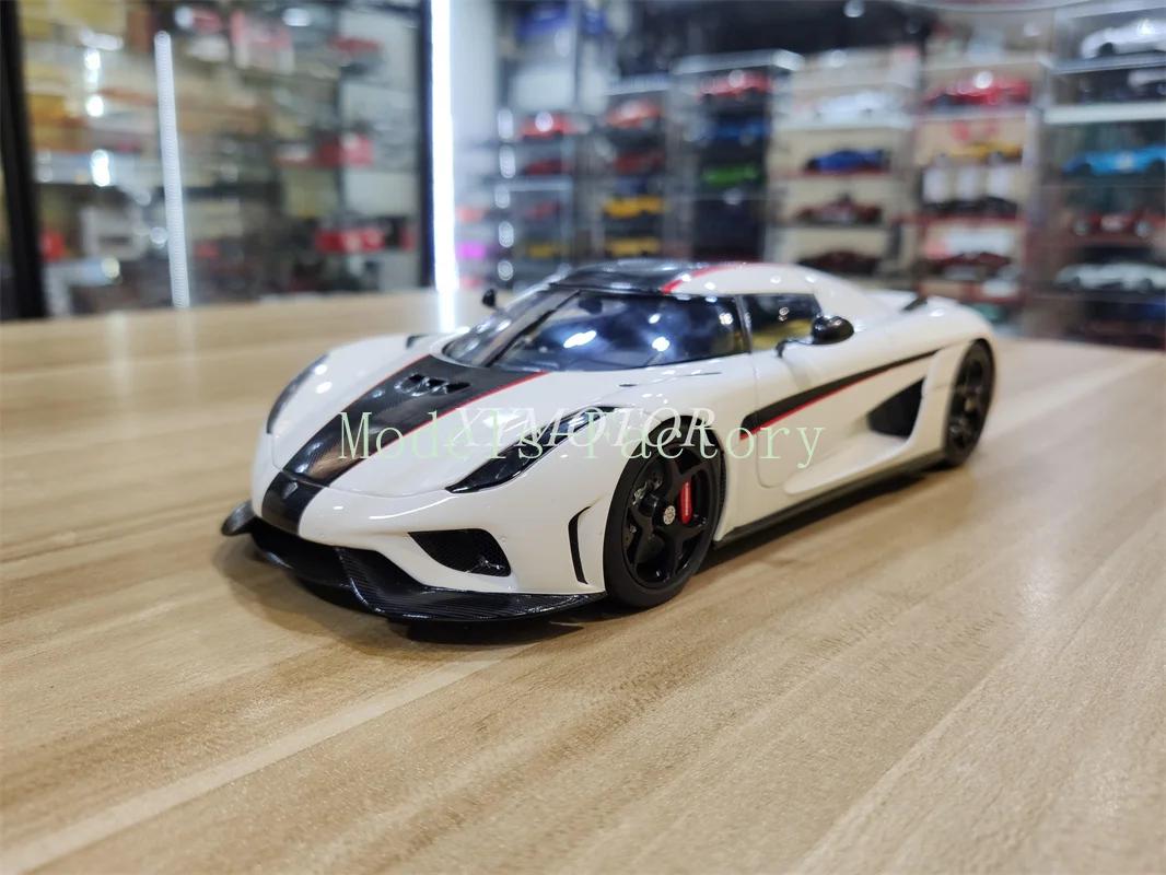 

Autoart 1:18 For Koenigsegg Regera Supercar Diecast Car Model Kids Toys Hobby Gift Display Collection Ornaments