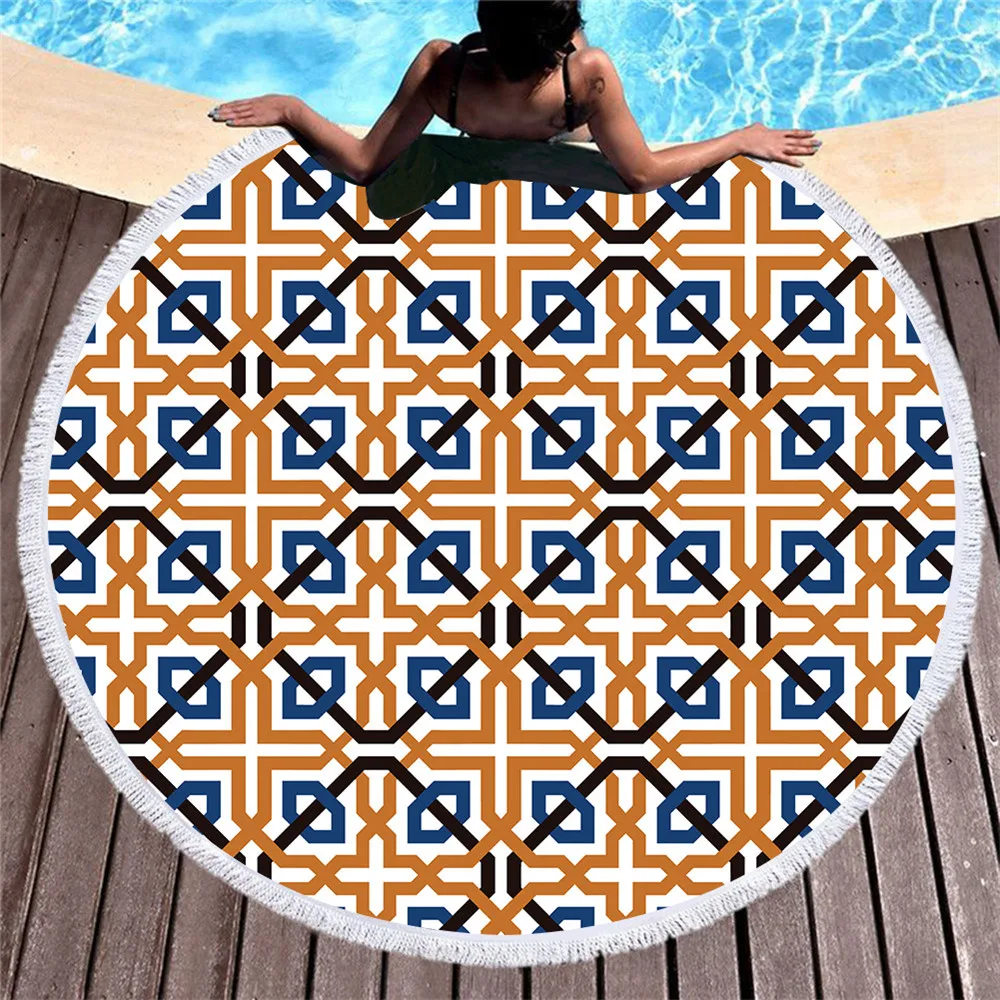 Круглое пляжное полотенце с геометрическим принтом черно-белое большое для