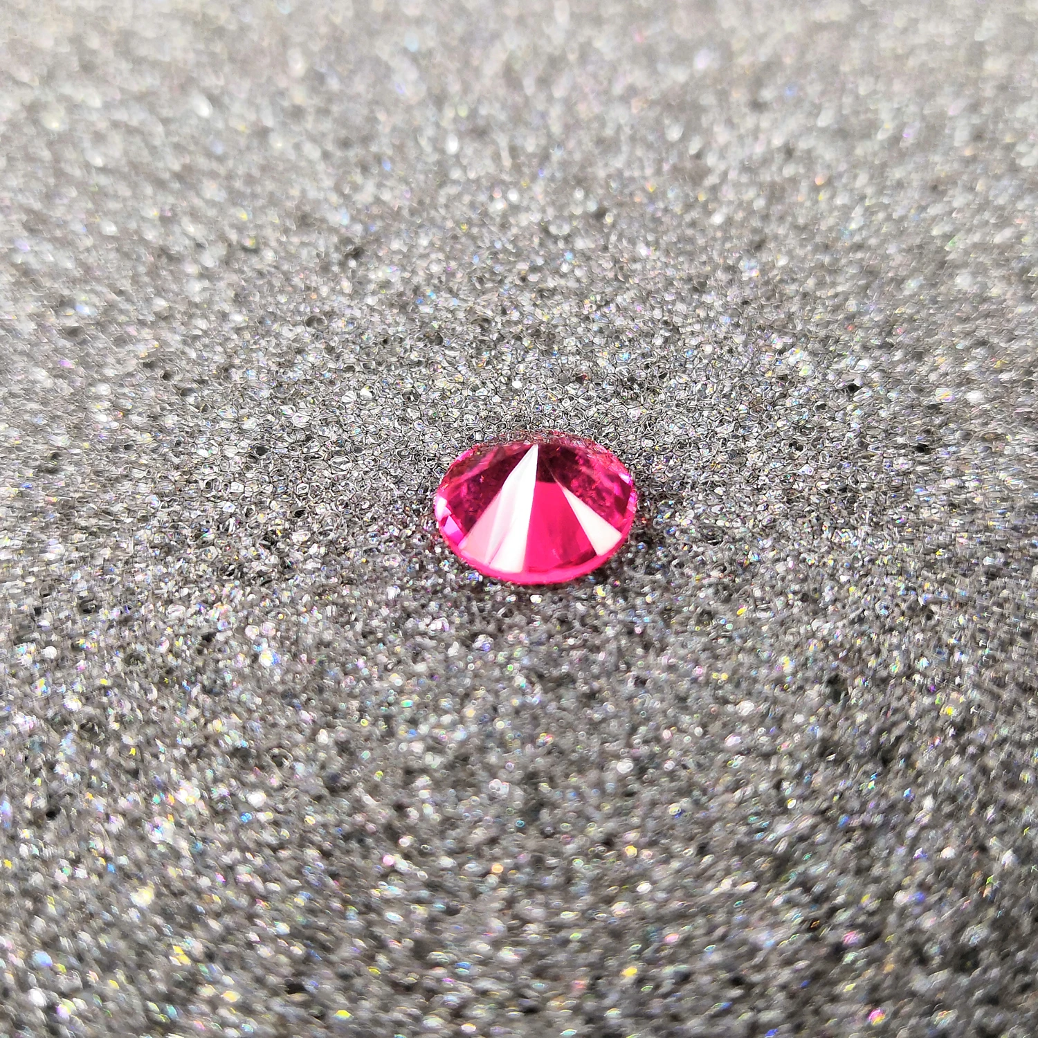 Высококачественные драгоценные камни розово-красное 3 # цветное стекло круглая