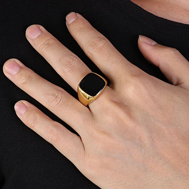 Кольцо мужское из нержавеющей стали с черным квадратным камнем | Украшения и