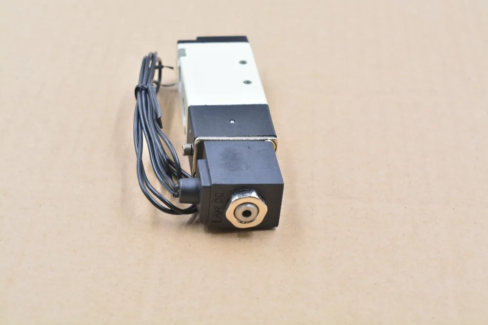 4V110-06 5 Way 2 Положение 1/8 &quotПневматический Соленоидный клапан с проводом DC12V DC24 AC110