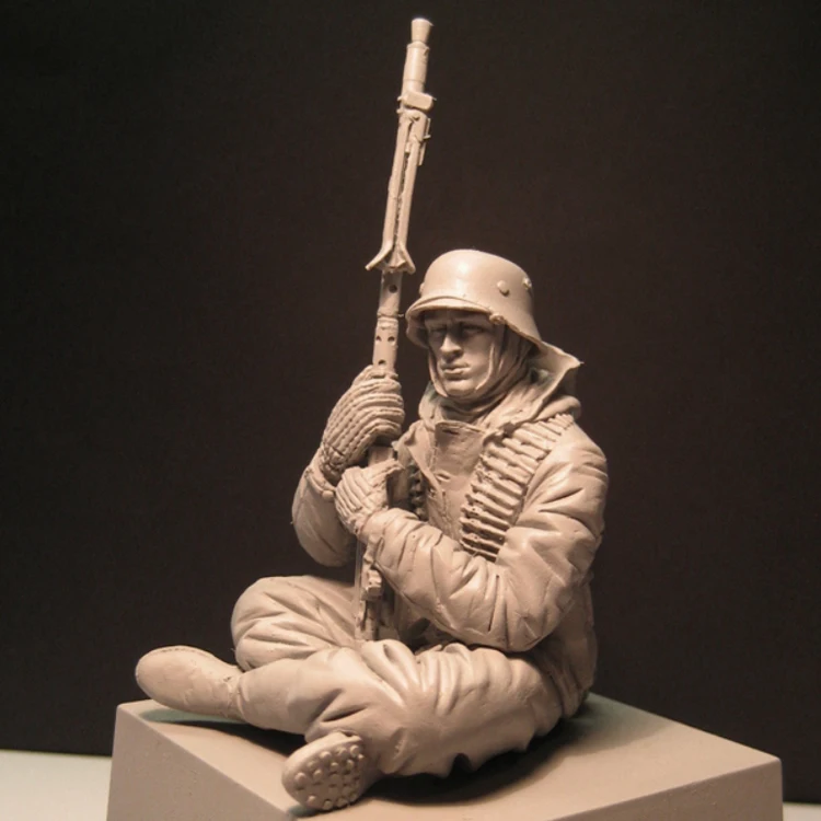 

1/16 Resin kit Model figure GK Soldier, Tank soldier Sitting posture, Military theme of World War II, Uncoated No colour