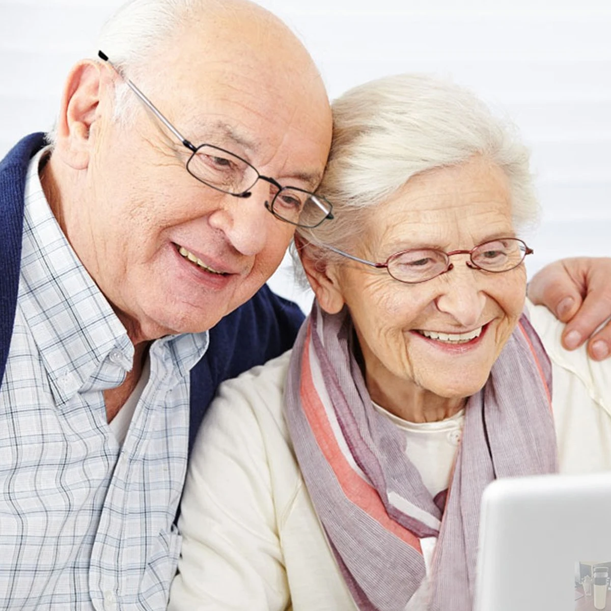 

1 Pair Folding Reading Glasse Compact Black Frame Portable Telescopic Folding Glasses Presbyopic Glasses For Elders Women