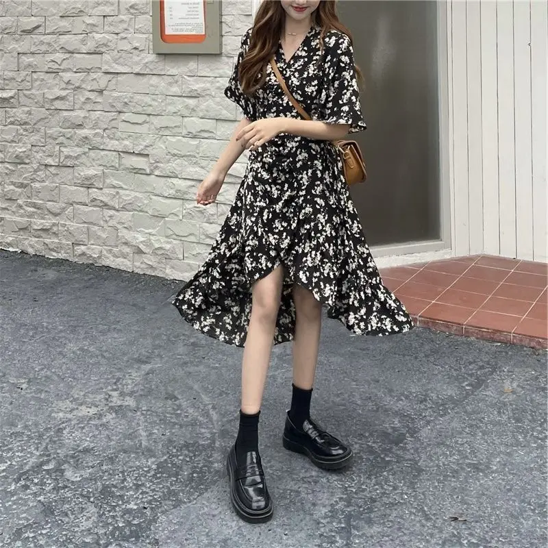 

Women's dress in spring and summer 2021 new lace up design