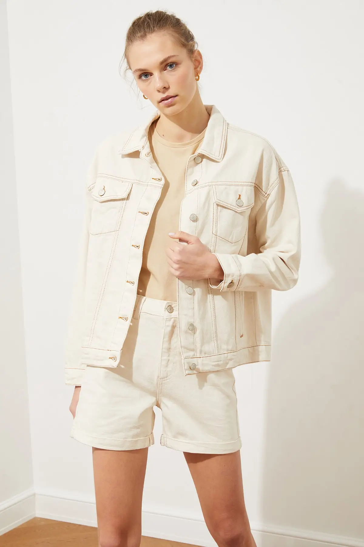 

Trendyol Basic Denim Jacket TWOSS20CE0105