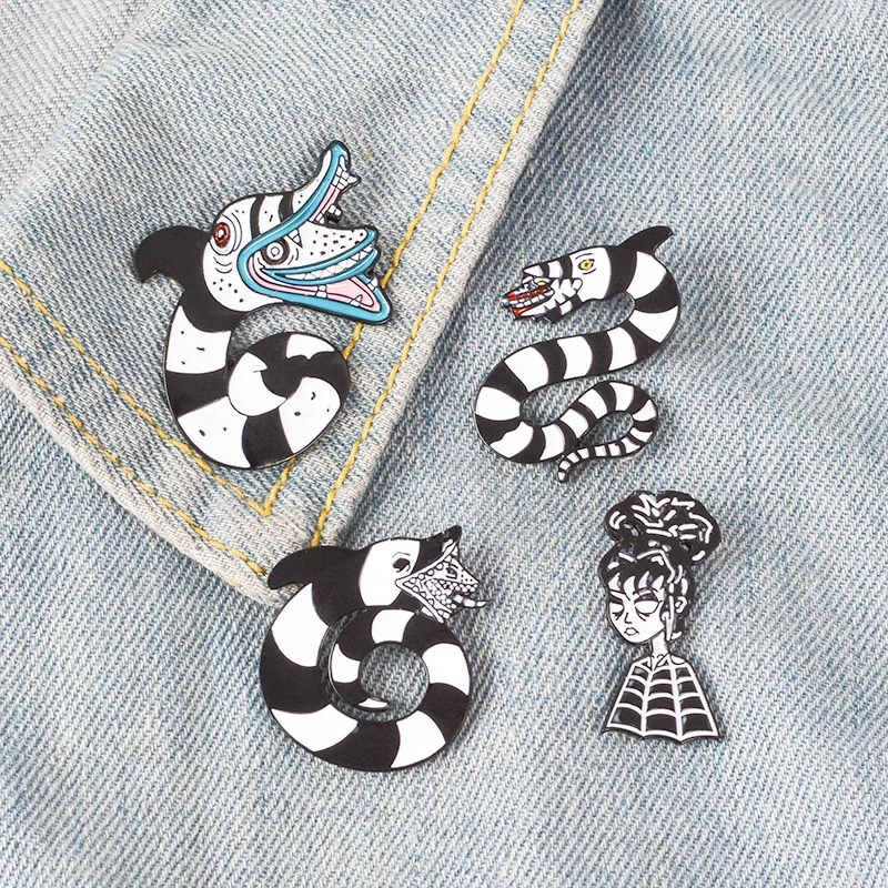 

Cartoon Insect Enamel Pin Beetle Coccinella Brooches Backpacks Lapel Pin Badge Anime Jewelry Gift for Fans Friends Wholesale