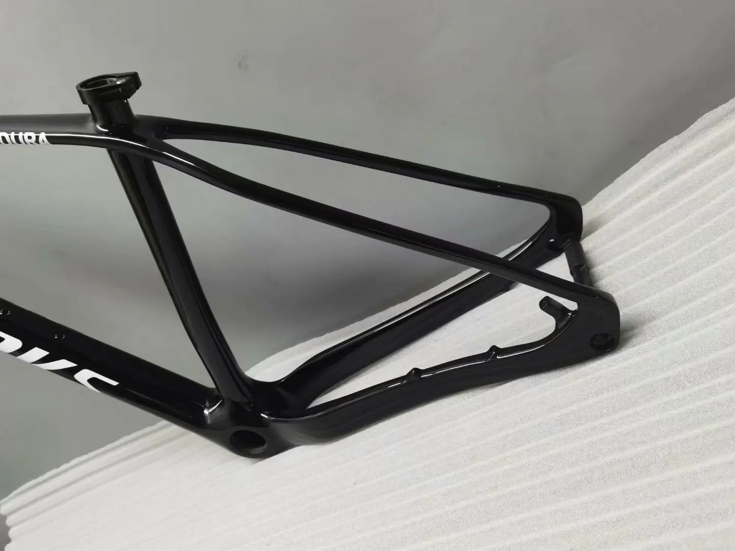 

Taiwan EPIC 29er MTB Carbon Frame Include 100*15mm Carbon MTB Fork 148x12mm Thru Axle Full Carbon Fiber Mountain Bike Framest