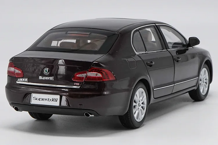 1:18 Skoda Superb сплав модель автомобиля статические металлические модельные автомобили оригинальная коробка для коллекции подарков
