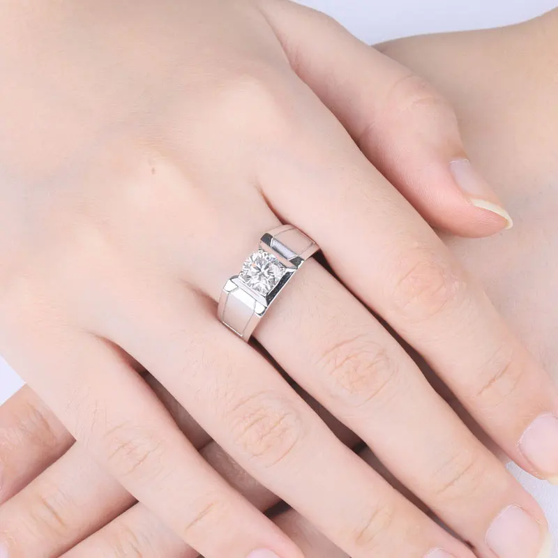 

COLORFISH 925 Sterling Silver 1 Carat Round shape Moissanite Solitaire Engagement Wedding Rings For Men