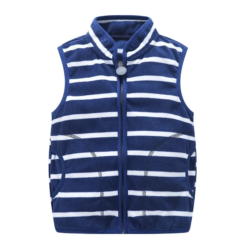 

Tong Chunqiu's new polar fleece vest is soft and comfortable
