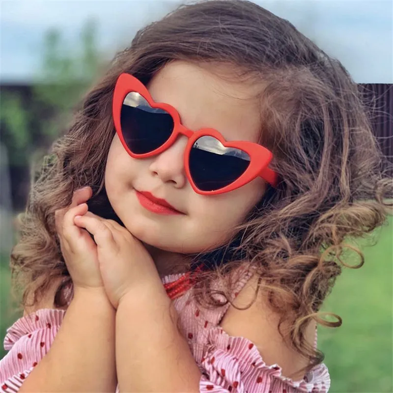 

New Lovely Sunglasses Kids Oculos Heart Plastic Frame Sun Glasses Child Eyeglasses PC Shades Girls Lens Baby Gafas