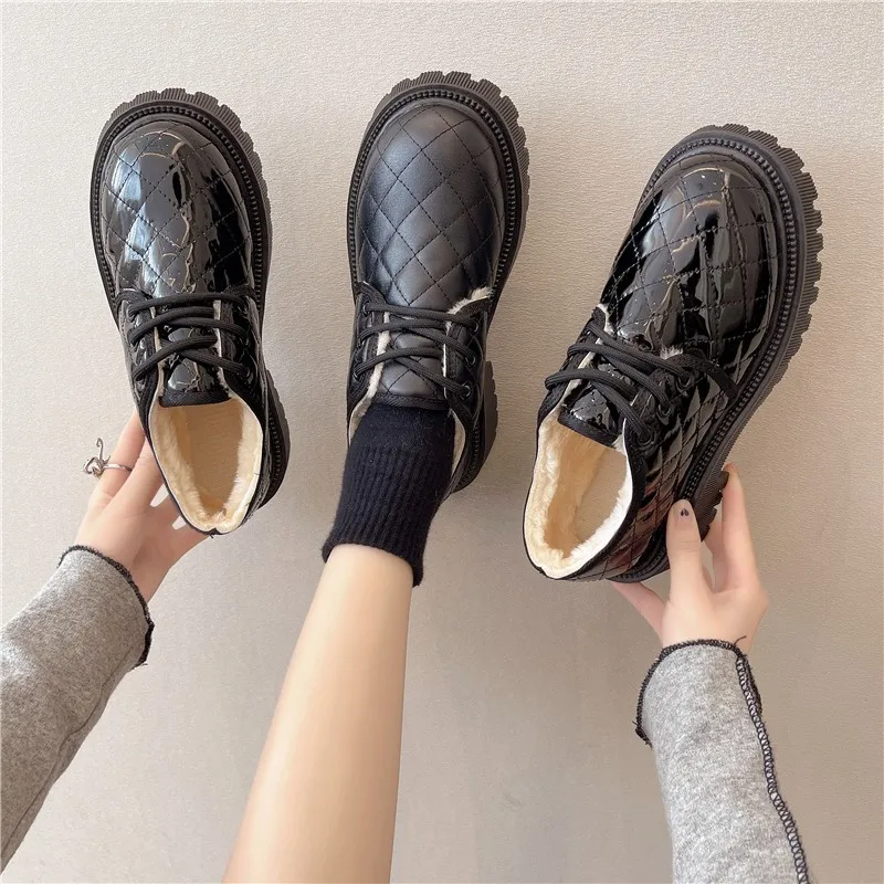 

Fall/winter 2021 New Round-headed Thick-soled Belt Buckle Fashion Plaid Martin Boots With Velvet To Keep Warm
