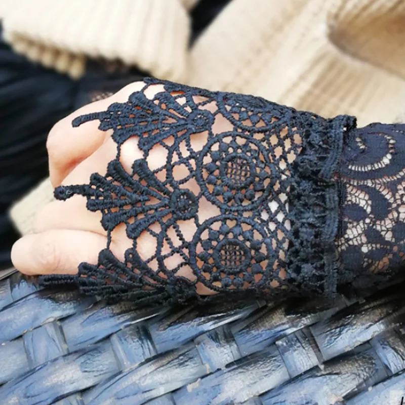 

2Pcs/Pair Women Girls Fake Flare Sleeve Floral Lace Pleated Ruched False Cuffs Sweater Wrist Warmers Lace Wrist Cuffs Decoration