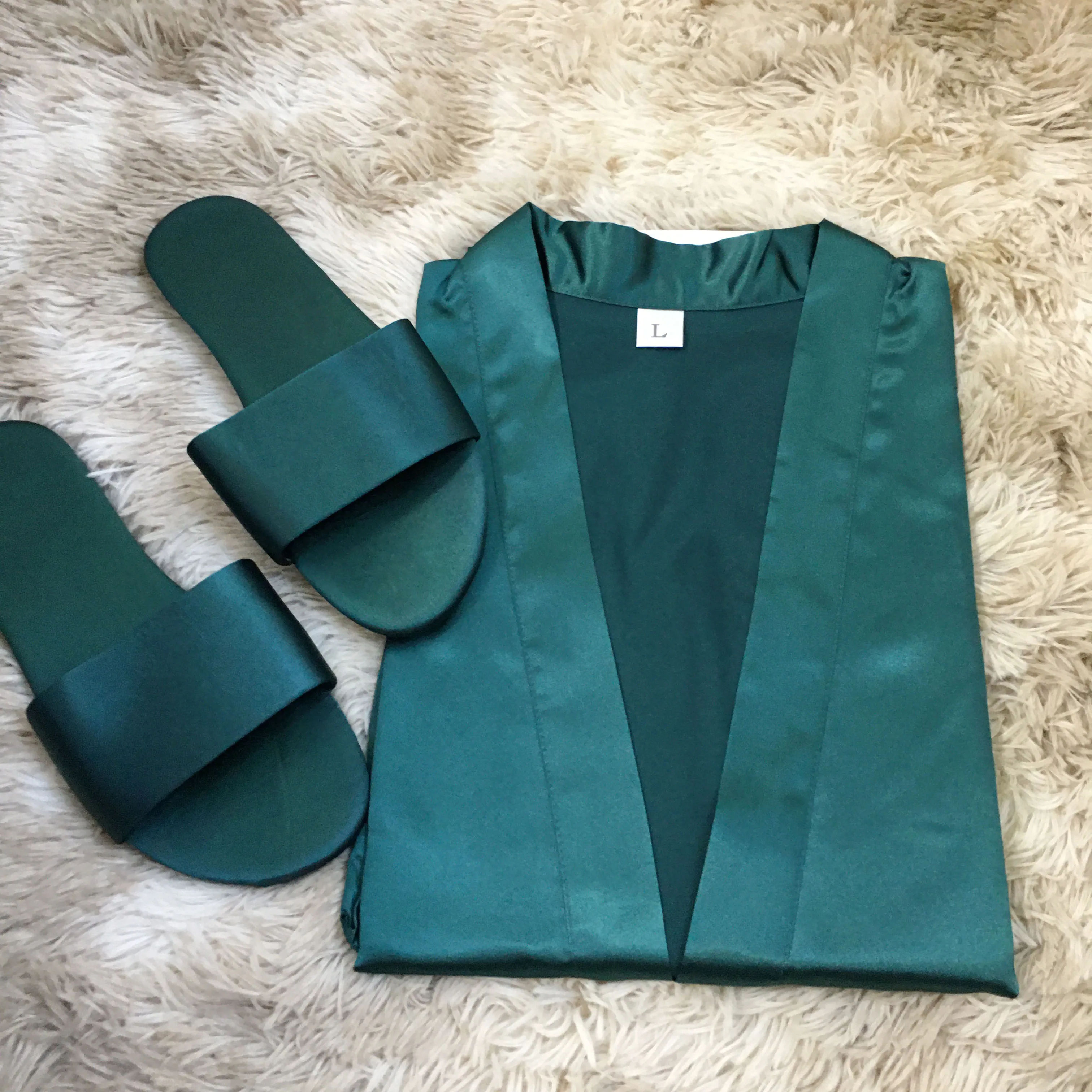 

1 set custom name satin bridesmaid bride robe slippers set gifts for wedding bride to be hen party gift decorations