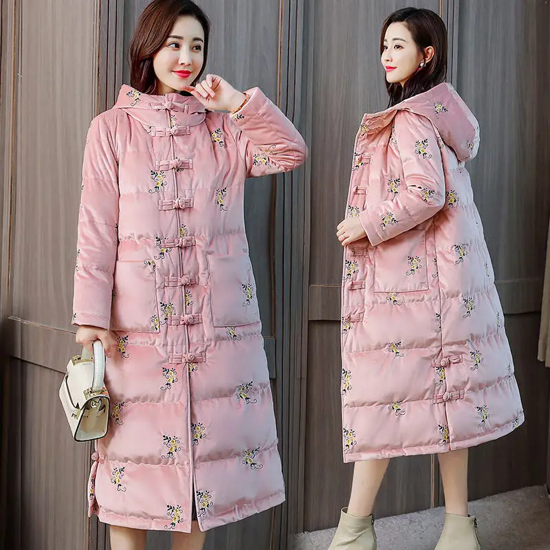 Женская Стеганая куртка на хлопковом наполнителе с золотистой бархатной