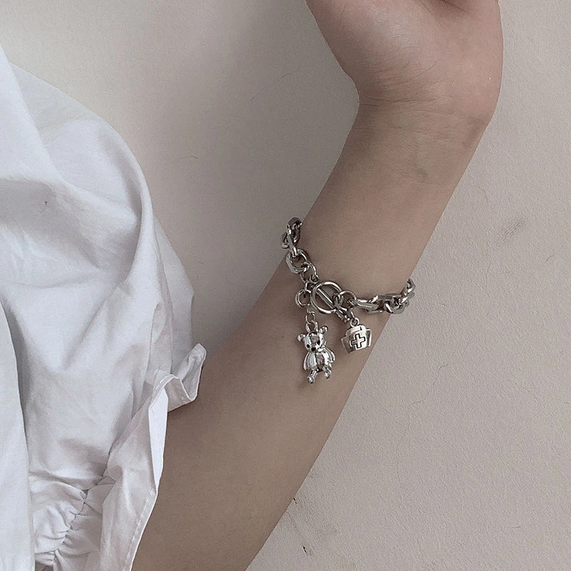 

Fashion vintage Cute Nurse Bear Cool Gold Metal Plated Chain Circle Stainless Steel Bracelet For Women Jewelry Ornaments