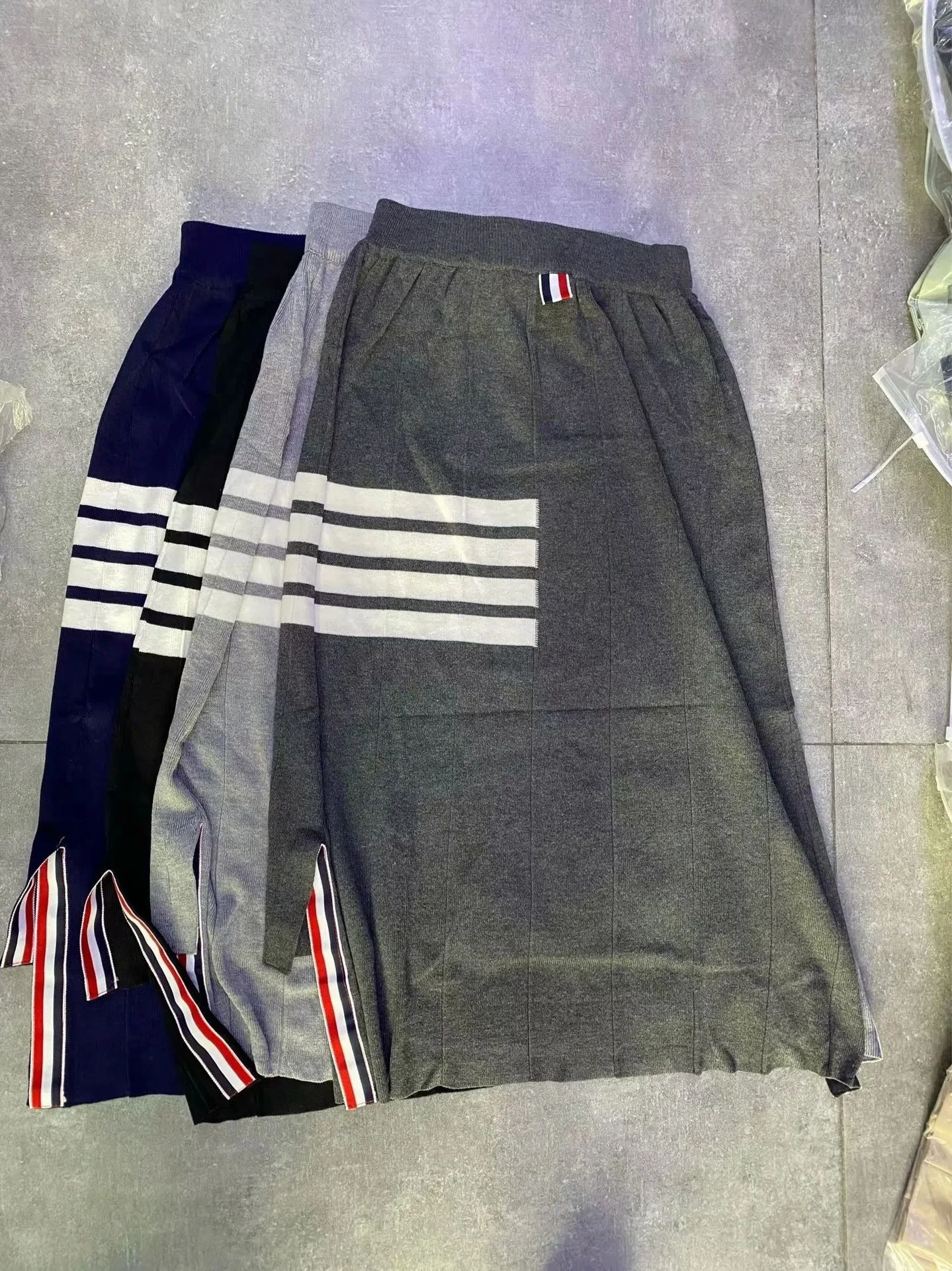 

4-color New Spring College Style Skirt Female Classic Striped Irregular Hip Skirt Women Knitt Kenn Length Split One-step Skirts