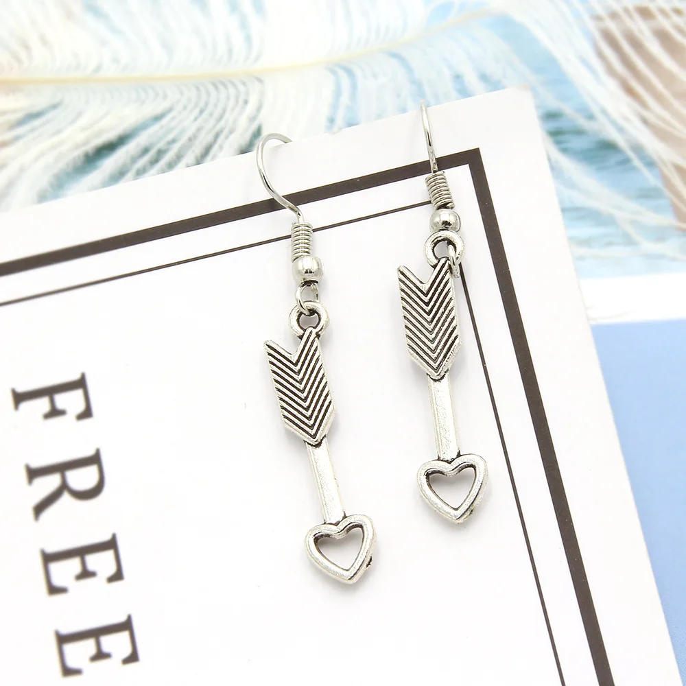 Старинное серебро Одна стрела пирсинг сердце подвеска крючок серьги креативные