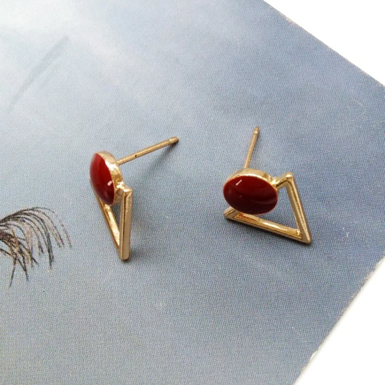 Stud Earrings Red Винтажные хаки треугольник клипса серьги мульти простые геометрические без необходимости прокола серьги - Окраска металла: Stud Earrings Red