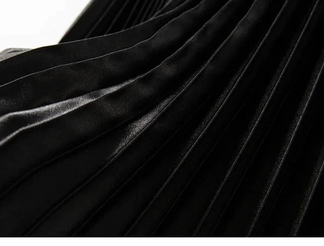 

Women's pleated metallic luster mid-length dress for autumn and winter new pure color simple high-waist ladies long skirt