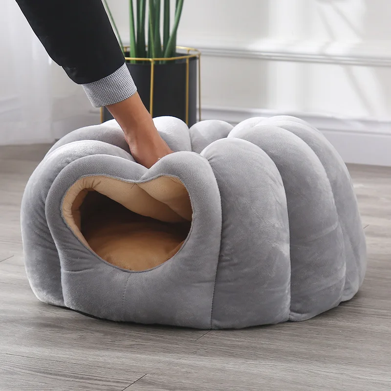 

Warm Cat Cave Bed Pumpkin Hooded Dog Bed Kennel Warming Cuddler Sleeping House Cushion for Small Cats Dogs Puppy Kitten Rabbit
