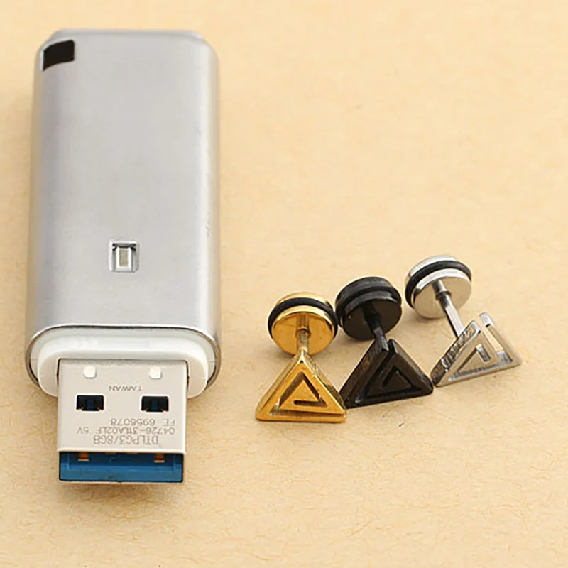 Серьги женские трехмерные из титана нежные гипоаллергенные небольшие свадебные