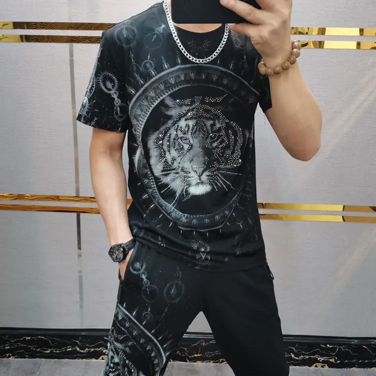 

2021 Men's Short Sleeve Outfits Summer New Handsome Trend Printed Hot Diamond Clothes Set