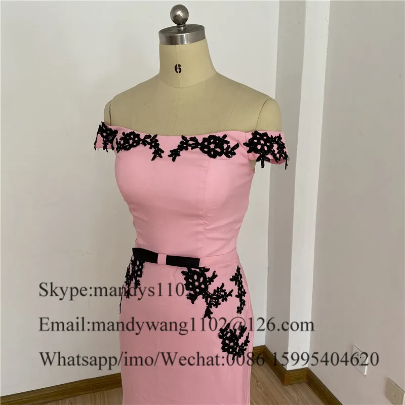 Женское длинное платье подружки невесты розовое с черной кружевной аппликацией