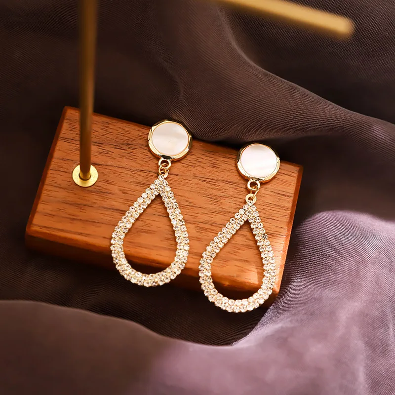 Корейские Новые Модные полые серьги в форме капли воды с фотоэлементами