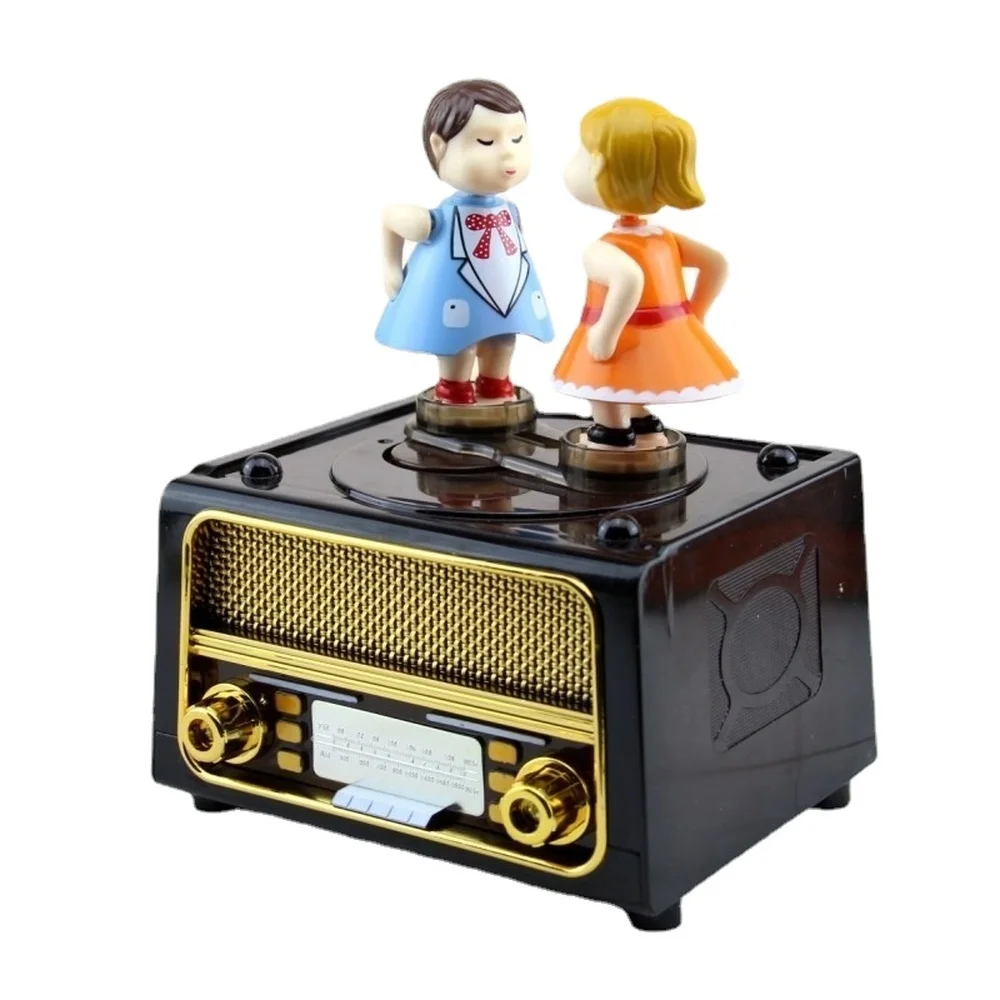 Caja de música de beso para pareja, regalo de cumpleaños, suministro de fiesta, Diy, forma de Radio, tallado antiguo, Anime