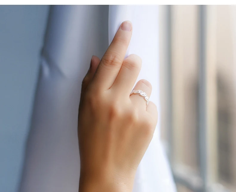 

Personality Fashion Vintage 925 Sterling Silver Hollow Leaf Rings For Women Punk Thai Silver Resizable Rings