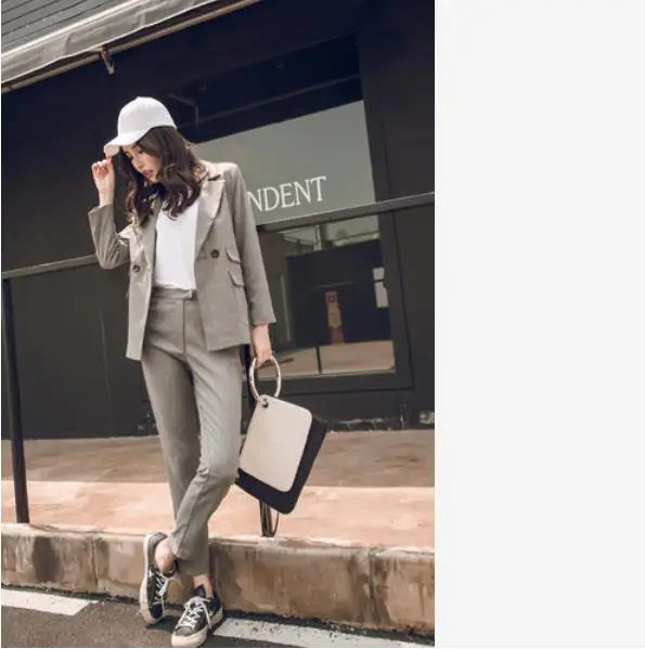 Женские комплекты из двух предметов короткий серый однотонный блейзер + штаны с