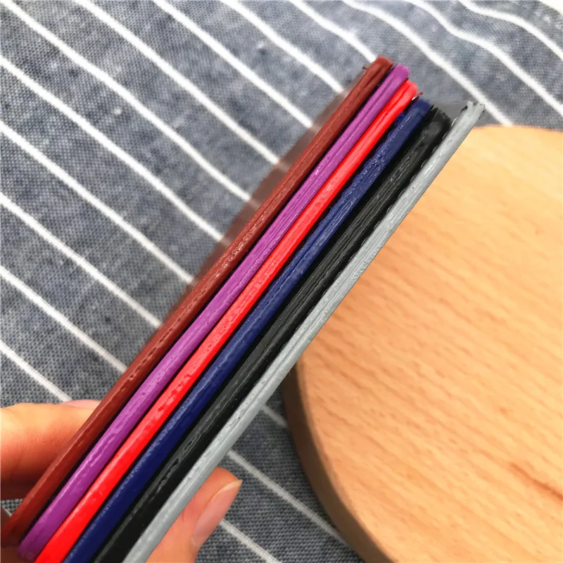 Набор из высококачественного материала искусственной кожи с вертикальными