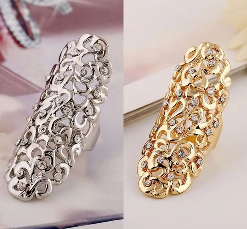 

Unique European and American Vintage Hollow Carved Flower Inlaid Rhinestone Alloy Female Ring For Women Jewelry Accessories