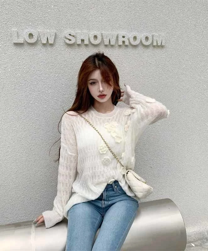 

Women's Three-dimensional White Flowers Long-sleeved Sweater Spring and Autumn 2021 New Design Sense Loose Western Style Kio