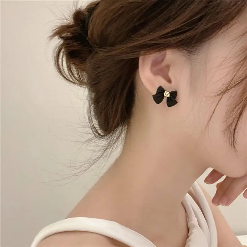 

Серьги женские из серебра 925 пробы, с бантом