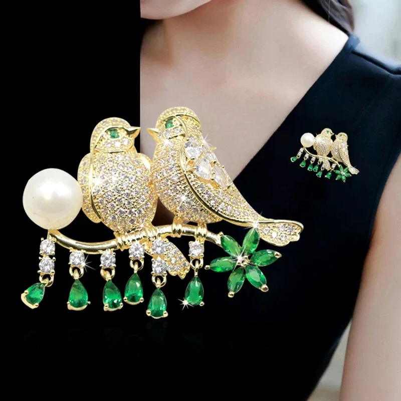 

Unique Lovebirds Brooches for Women AAA Cubic Zircon Micro Paved Bird Scarves Buckle Brooch Pin Animal Jewelry Christmas Gift