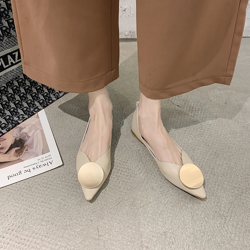 

Spring and summer wild pointed shallow mouth flat heel soft bottom single shoes fashion metal round buckle women's shoes Z493