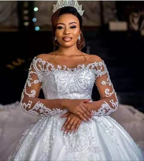 

New Designer Off The Shoulder V Neck Wedding Dress 2021 Wedding Dress Long Sleeve Bride Dresses A-Line Bridal Gowns